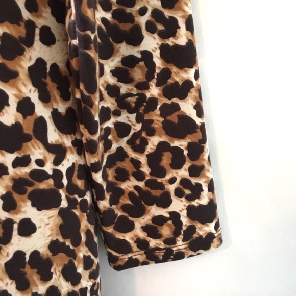 Leopard Print Tunic w/ Triangle Cutout Size Med - Picture 3 of 4